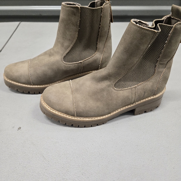 Vintage 93 Brooklyn Chelsea Ankle Boot Sz 8.5 - Picture 4 of 5